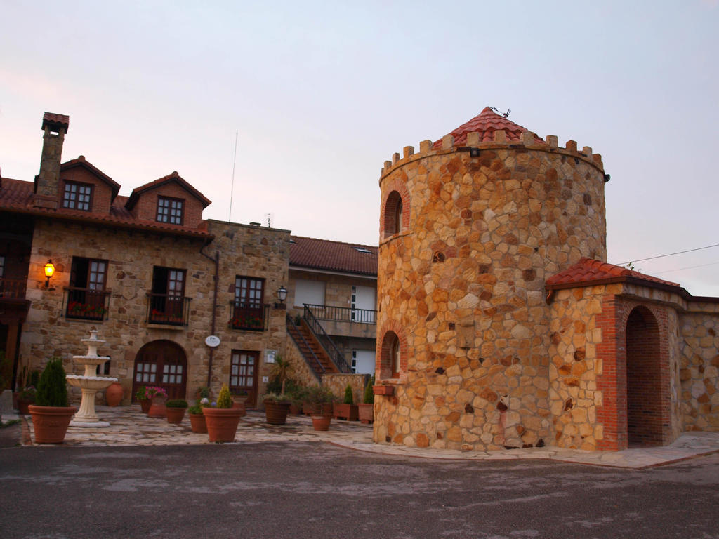 Habitaciones Y Estudios- Hotel "Posada De Cantabria El Solar" - Cenas Y Gintonic- Bar -Terraza Panoramica Galizano Exterior photo